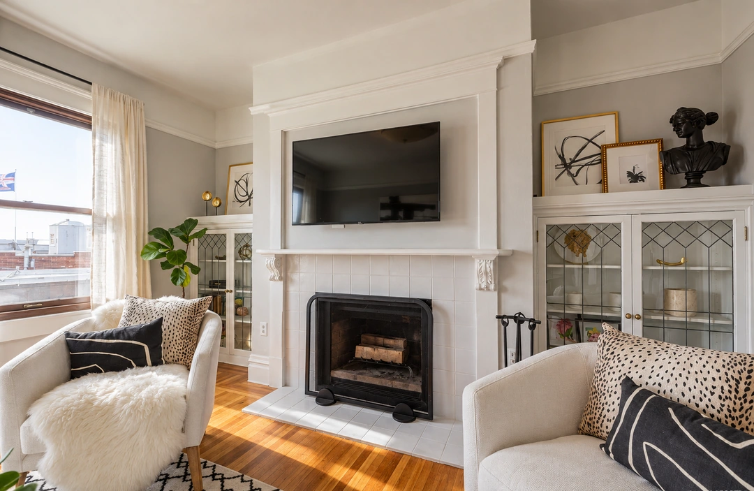 Window-side seating and a white built-in cabinet — San Francisco, CA, Studio Dalika; project view 5